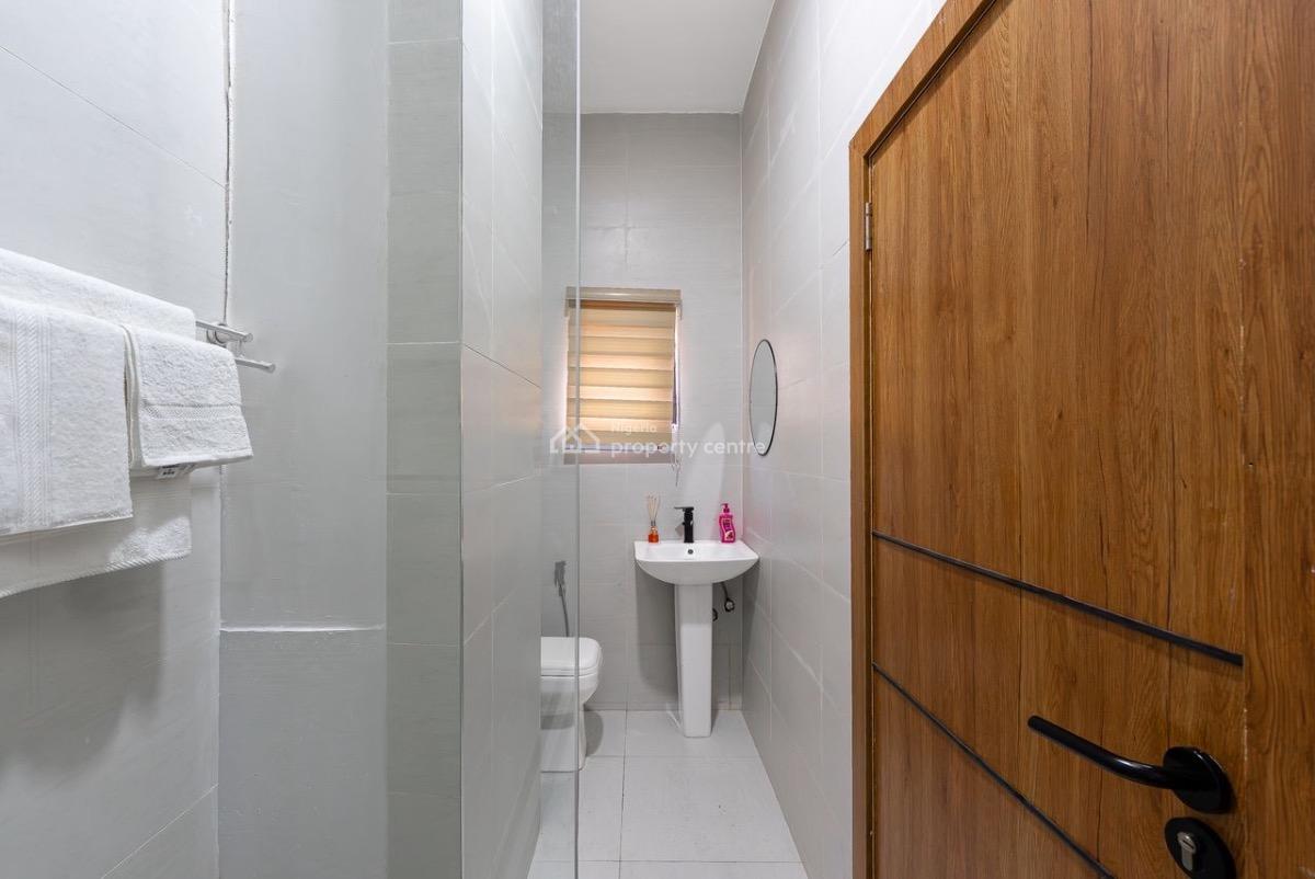 Pristine Two Bedroom Apartment, Lekki Phase 1, Lekki, Lagos, Flat / Apartment Short Let