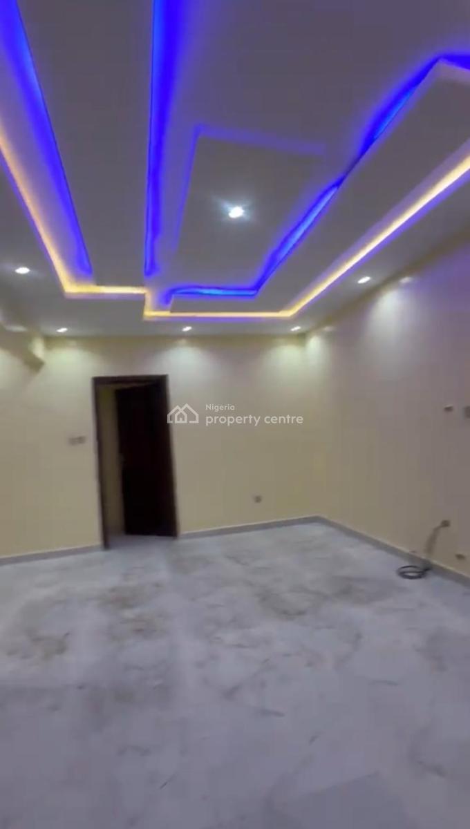 Lovely 2 Bedroom Flat, Ijesha, Surulere, Lagos, Flat / Apartment for Rent