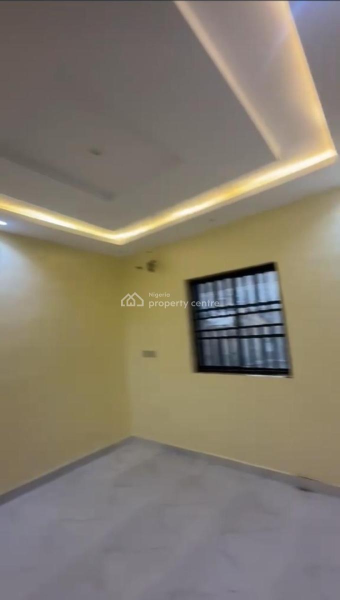 Lovely 2 Bedroom Flat, Ijesha, Surulere, Lagos, Flat / Apartment for Rent
