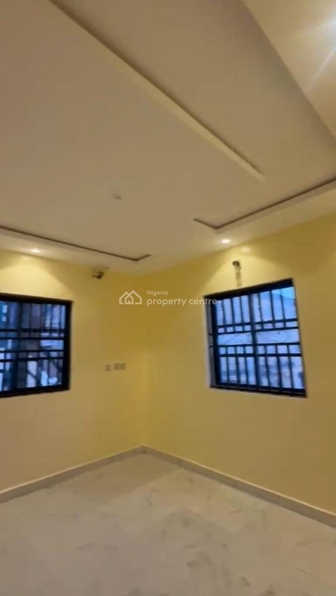 Lovely 2 Bedroom Flat, Ijesha, Surulere, Lagos, Flat / Apartment for Rent