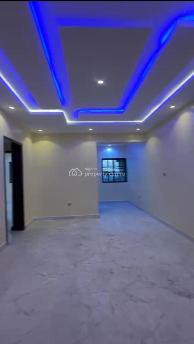 Lovely 2 Bedroom Flat, Ijesha, Surulere, Lagos, Flat / Apartment for Rent