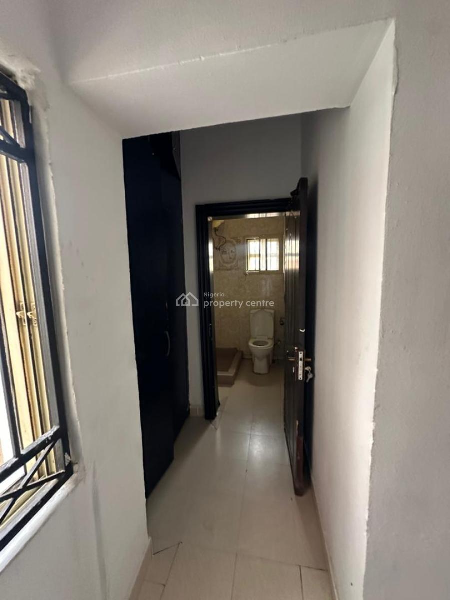 Rooms in a Shared Apartment (parlour Space, Rooms & Bq), Gated and Secured Estate, Agungi, Lekki, Lagos, Flat / Apartment for Rent