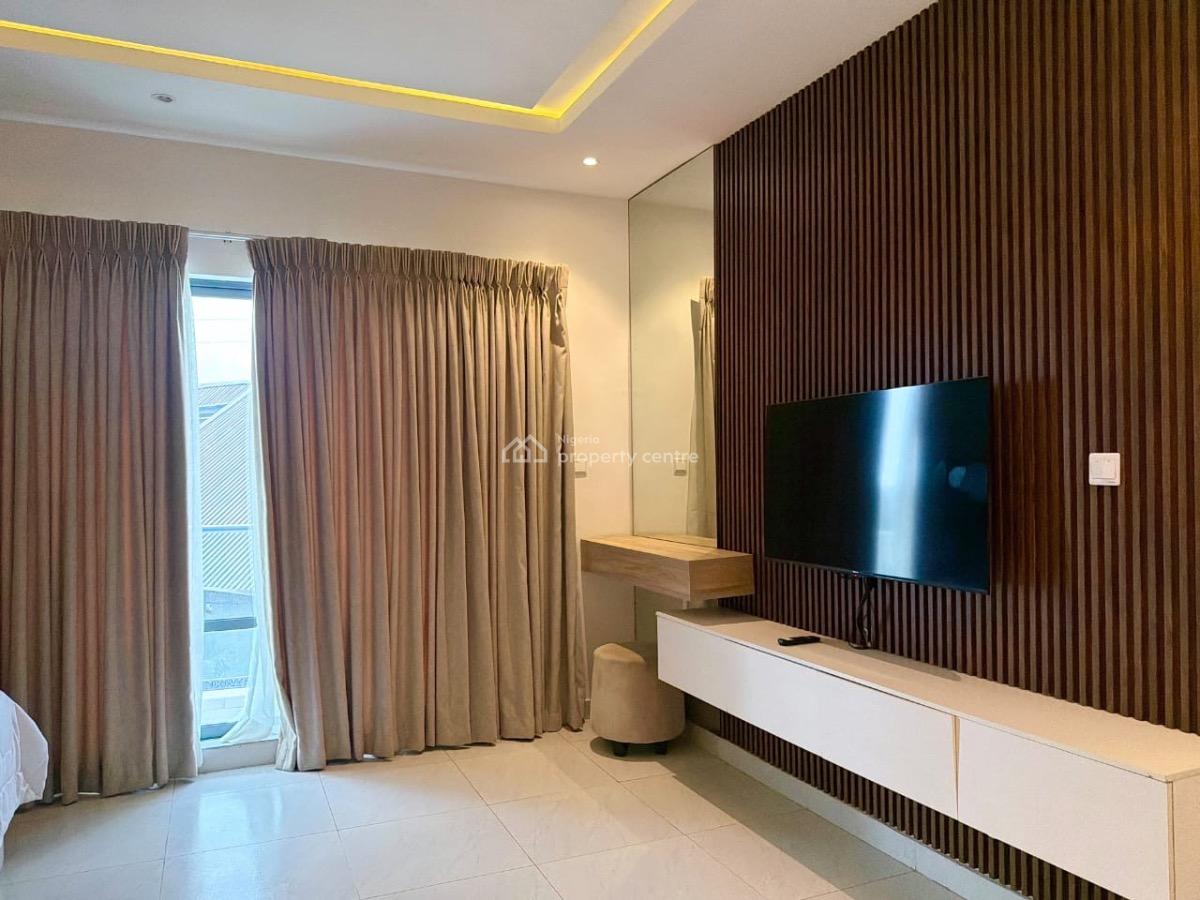2 Bedroom Apartment with a Rooftop Swimming Pool, Wonder Park Courts, Lekki Phase 1, Lekki, Lagos, Flat / Apartment Short Let