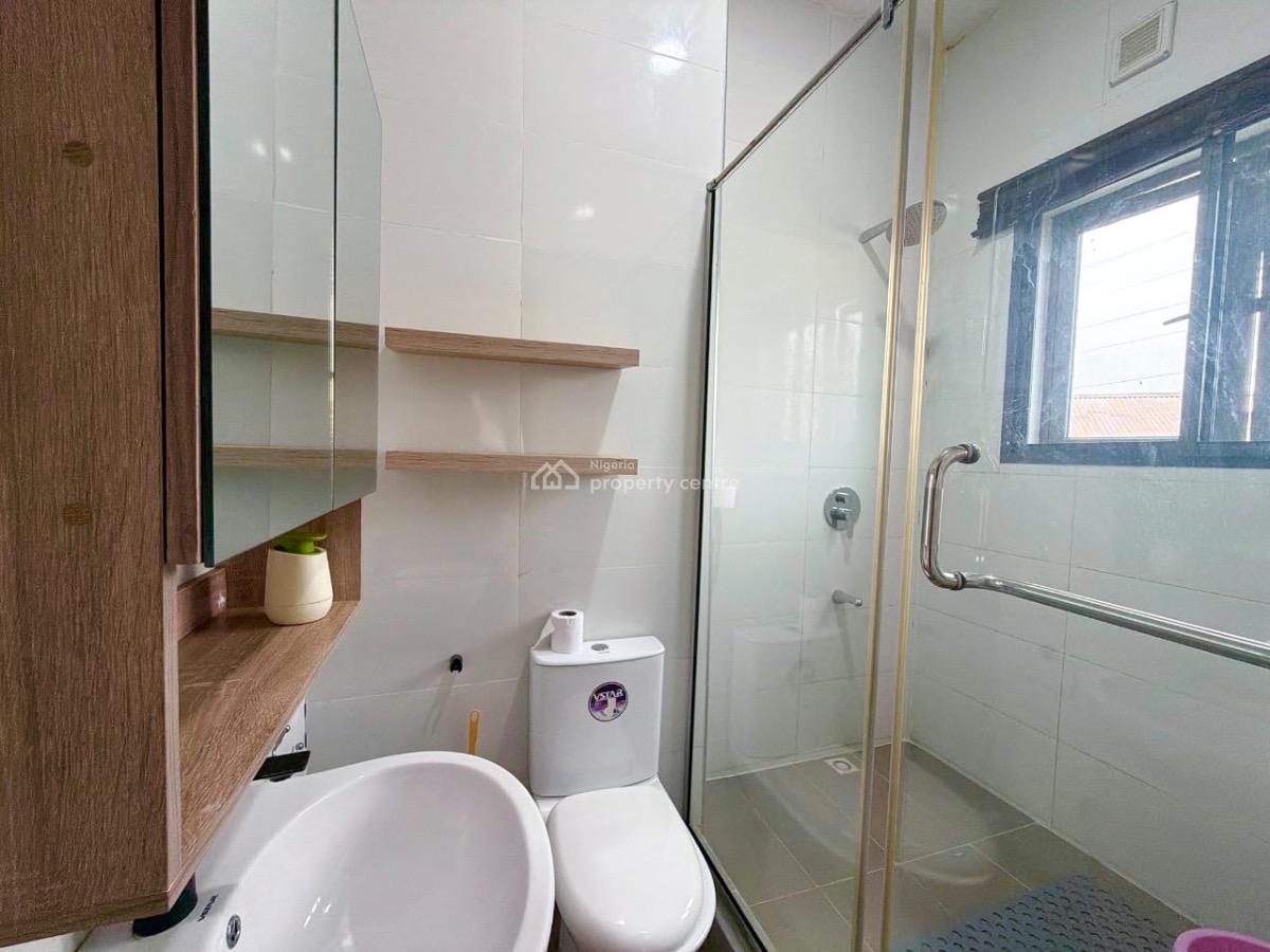 2 Bedroom Apartment with a Rooftop Swimming Pool, Wonder Park Courts, Lekki Phase 1, Lekki, Lagos, Flat / Apartment Short Let