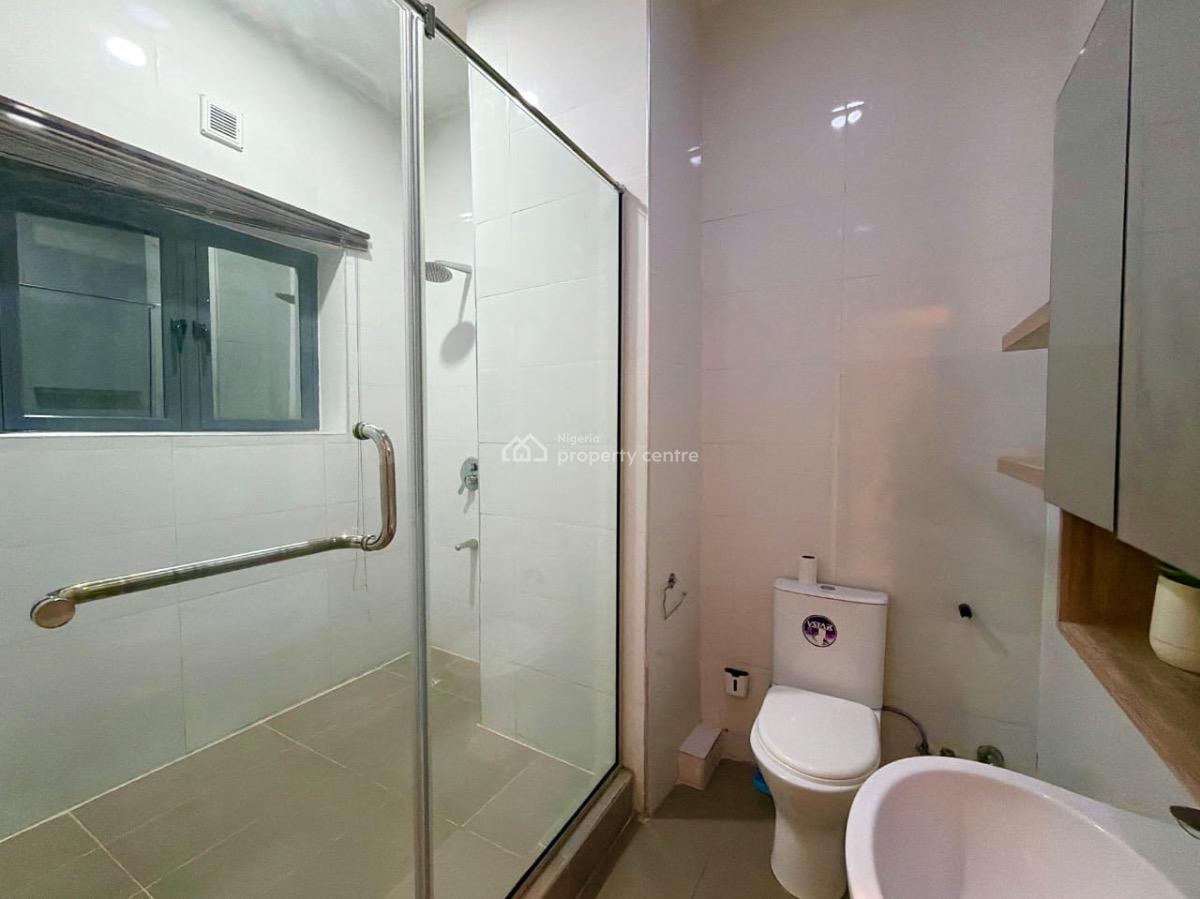 2 Bedroom Apartment with a Rooftop Swimming Pool, Wonder Park Courts, Lekki Phase 1, Lekki, Lagos, Flat / Apartment Short Let
