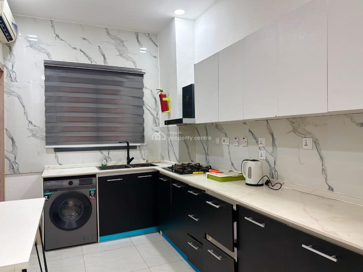 2 Bedroom Apartment with a Rooftop Swimming Pool, Wonder Park Courts, Lekki Phase 1, Lekki, Lagos, Flat / Apartment Short Let