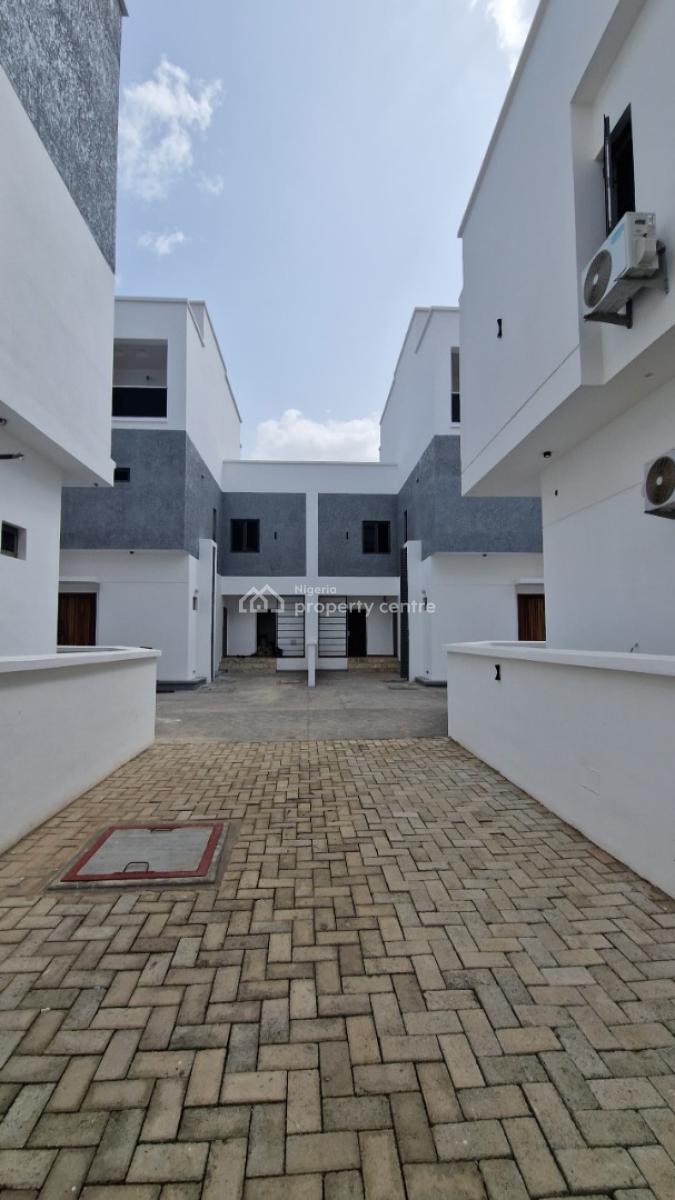 Luxury 4-bedroom Semi-detached Triplexes with a Cinema and Game House, Kolapo Ishola Gra, Akobo, Ibadan, Oyo, Semi-detached Duplex for Sale