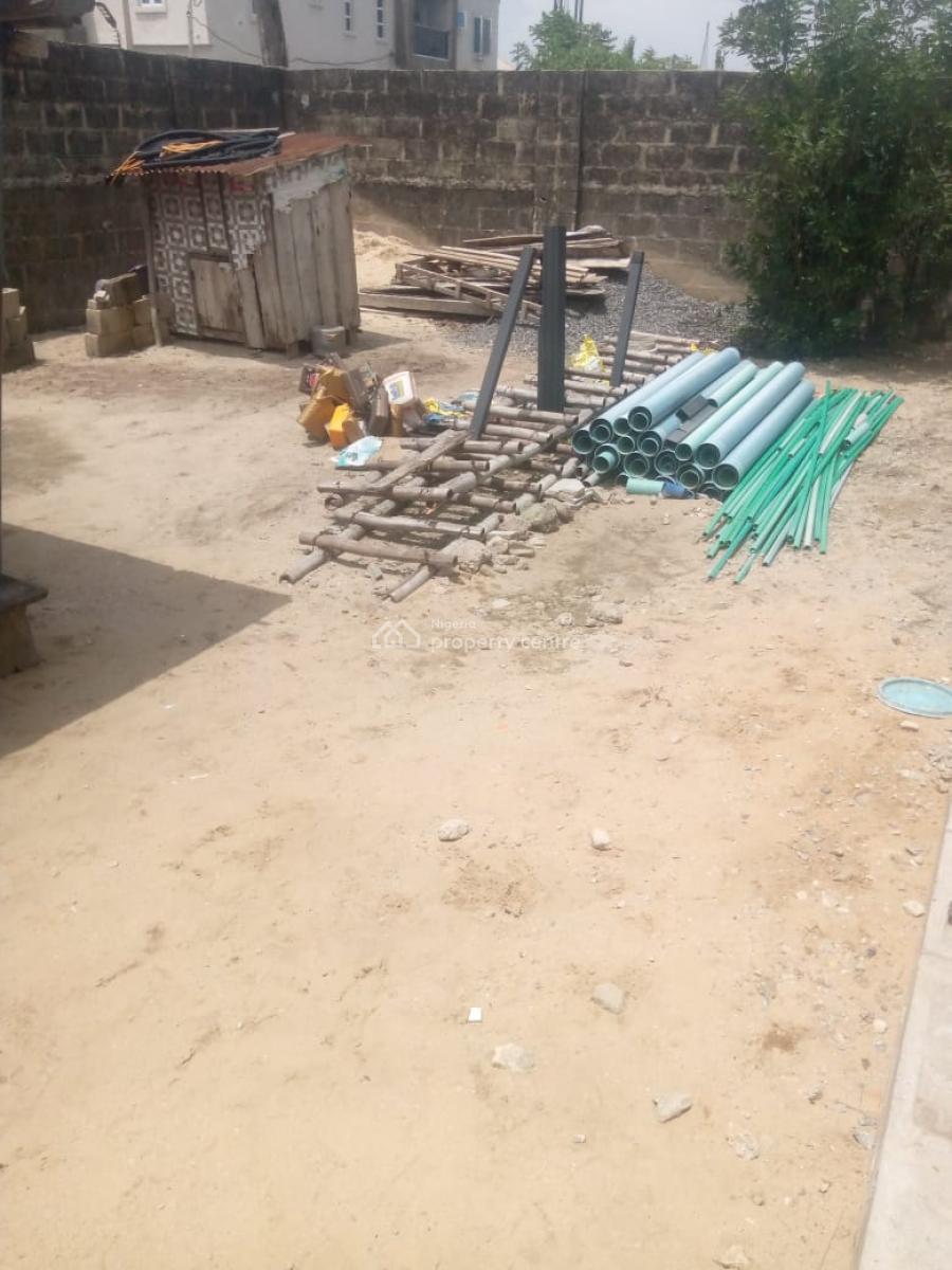 Land with a Building in a Beautiful Neighborhood, Ogunfayo By Phase 2, Oribanwa, Ibeju Lekki, Lagos, Residential Land for Sale