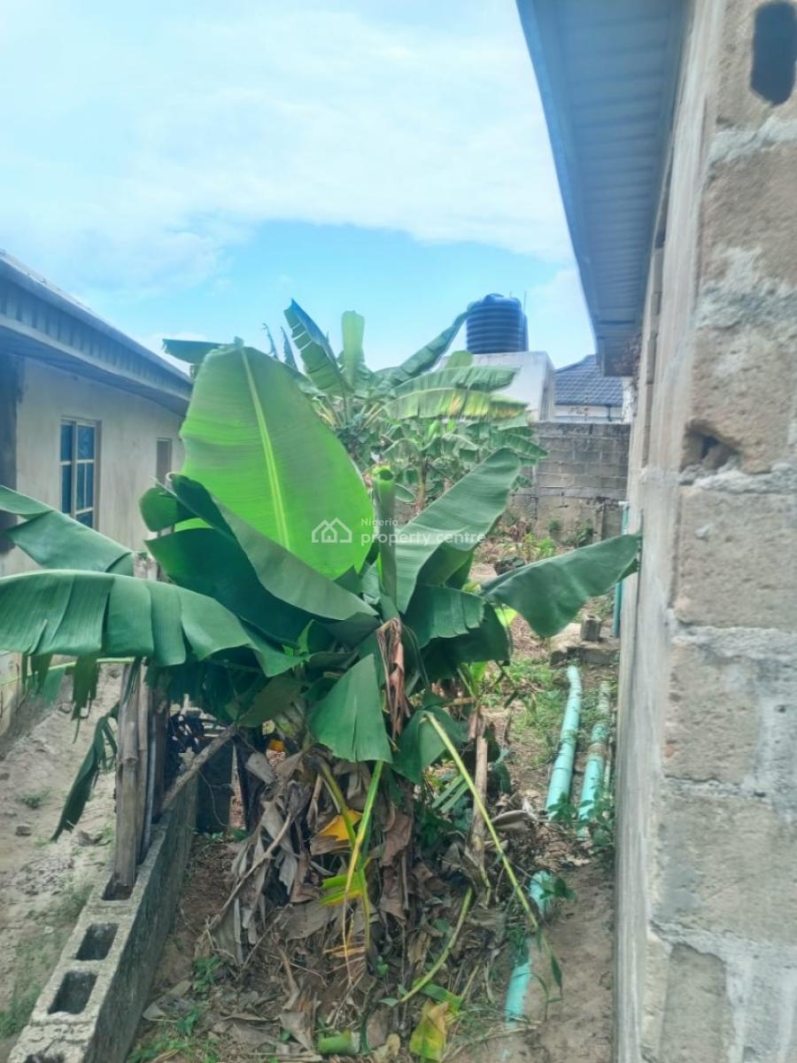 85 Percent Completed 3bedroomflat, Charity Estate Igboolomu Community Off Owutu Ishawo Road Via Agric, Isawo, Ikorodu, Lagos, House for Sale