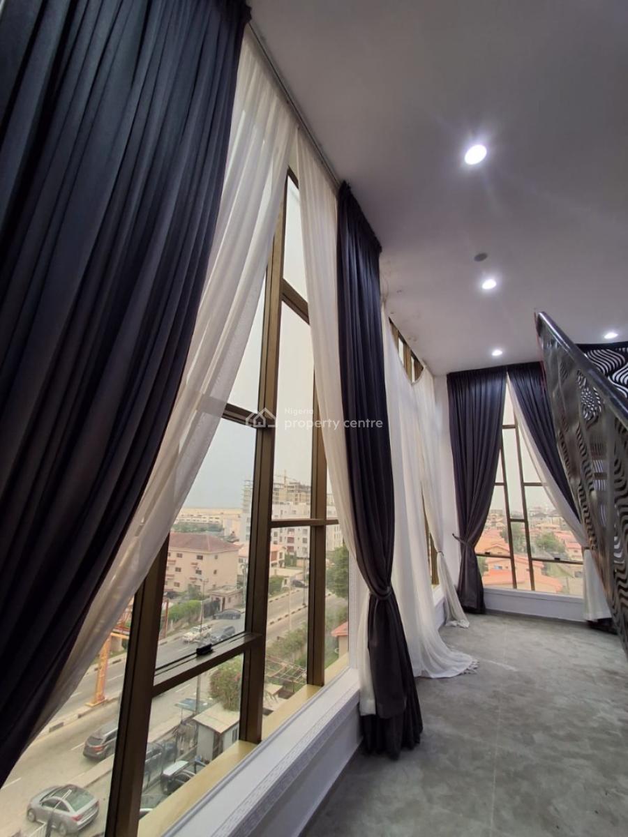 3  Bedroom  Pent  House on 4th  Floor with Elevator, Oniru, Victoria Island (vi), Lagos, House for Sale