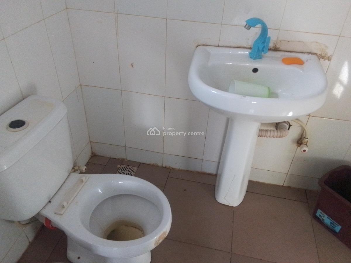 Spacious Luxury 2 Bedroom Flat with Excellent Features, Newtown Estate Rd, Ogombo, Ajah, Lagos, Flat / Apartment for Rent