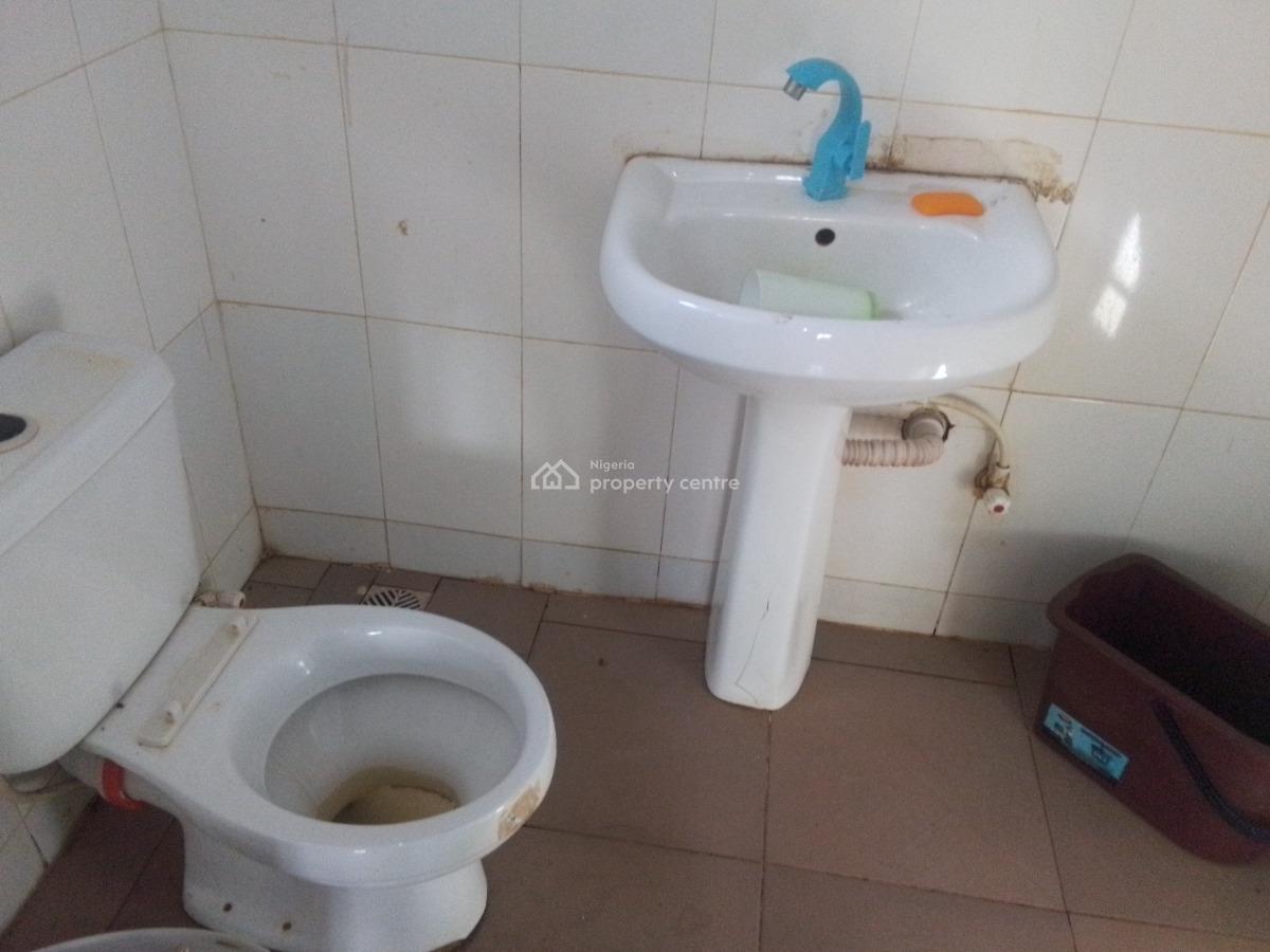 Spacious Luxury 2 Bedroom Flat with Excellent Features, Newtown Estate Rd, Ogombo, Ajah, Lagos, Flat / Apartment for Rent