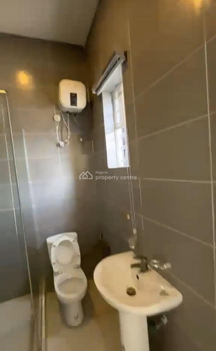 Semi Masters Upstairs Bedroom Inside a Shared Duplex { Video}, Emcel Garden Estate Orchid Road, Lekki, Lagos, Self Contain (single Rooms) for Rent