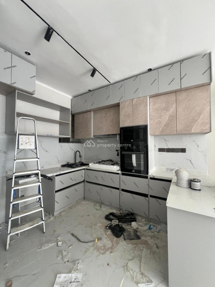 Magnificent 3 Bedroom Apartment, Swimming Pool, Gym, Elevator, Lekki Phase 1, Lekki, Lagos, Flat / Apartment for Sale