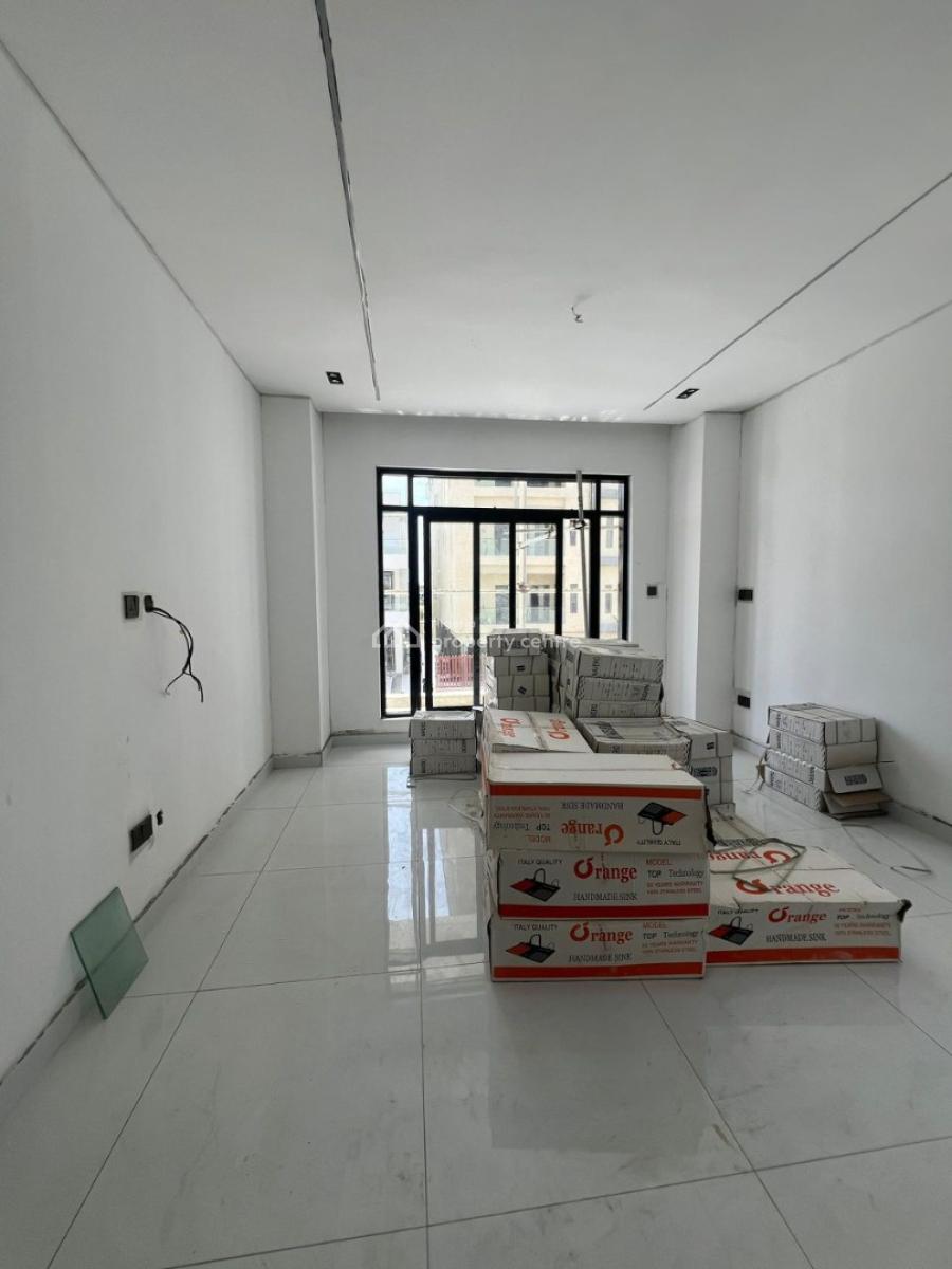 Magnificent 3 Bedroom Apartment, Swimming Pool, Gym, Elevator, Lekki Phase 1, Lekki, Lagos, Flat / Apartment for Sale