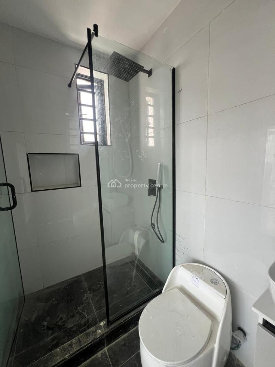 Magnificent 3 Bedroom Apartment, Swimming Pool, Gym, Elevator, Lekki Phase 1, Lekki, Lagos, Flat / Apartment for Sale