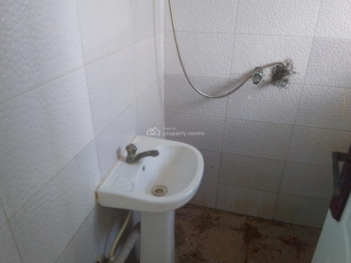 Spacious Luxury 2 Bedroom Flat with Excellent Features, Newtown Estate Rd, Ogombo, Ajah, Lagos, Flat / Apartment for Rent