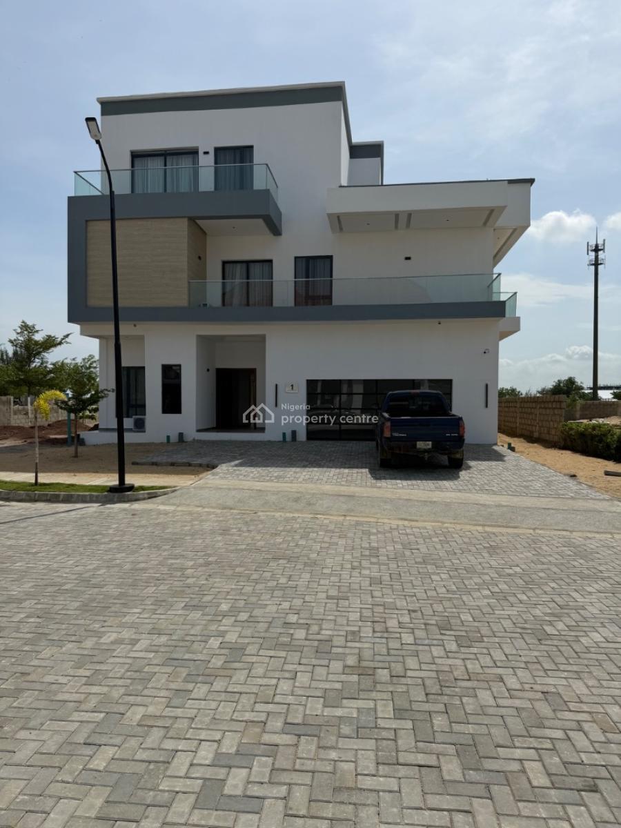 Spacious 5 Bedroom Fully Detached House with Pool, Chevron, Lekki, Lagos, Detached Duplex for Sale