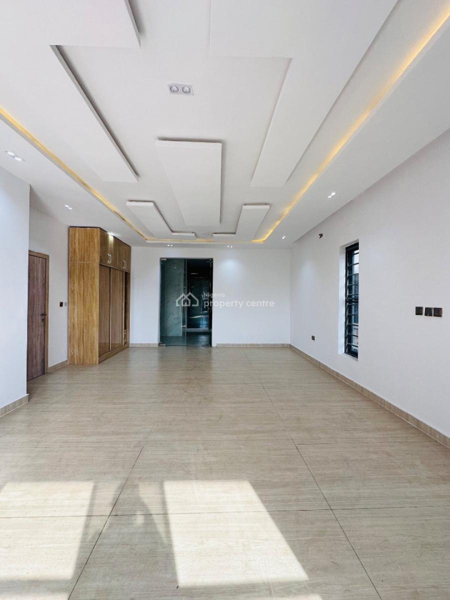 Very Spacious 2 Bedroom Apartment, New Road Chevron, Lekki, Lagos, Flat / Apartment for Rent