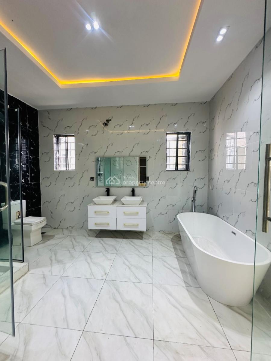 Very Spacious 2 Bedroom Apartment, New Road Chevron, Lekki, Lagos, Flat / Apartment for Rent