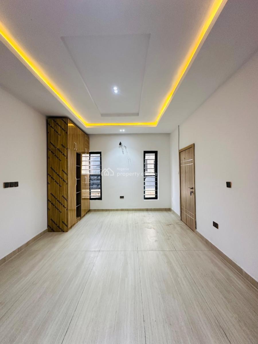 Very Spacious 2 Bedroom Apartment, New Road Chevron, Lekki, Lagos, Flat / Apartment for Rent