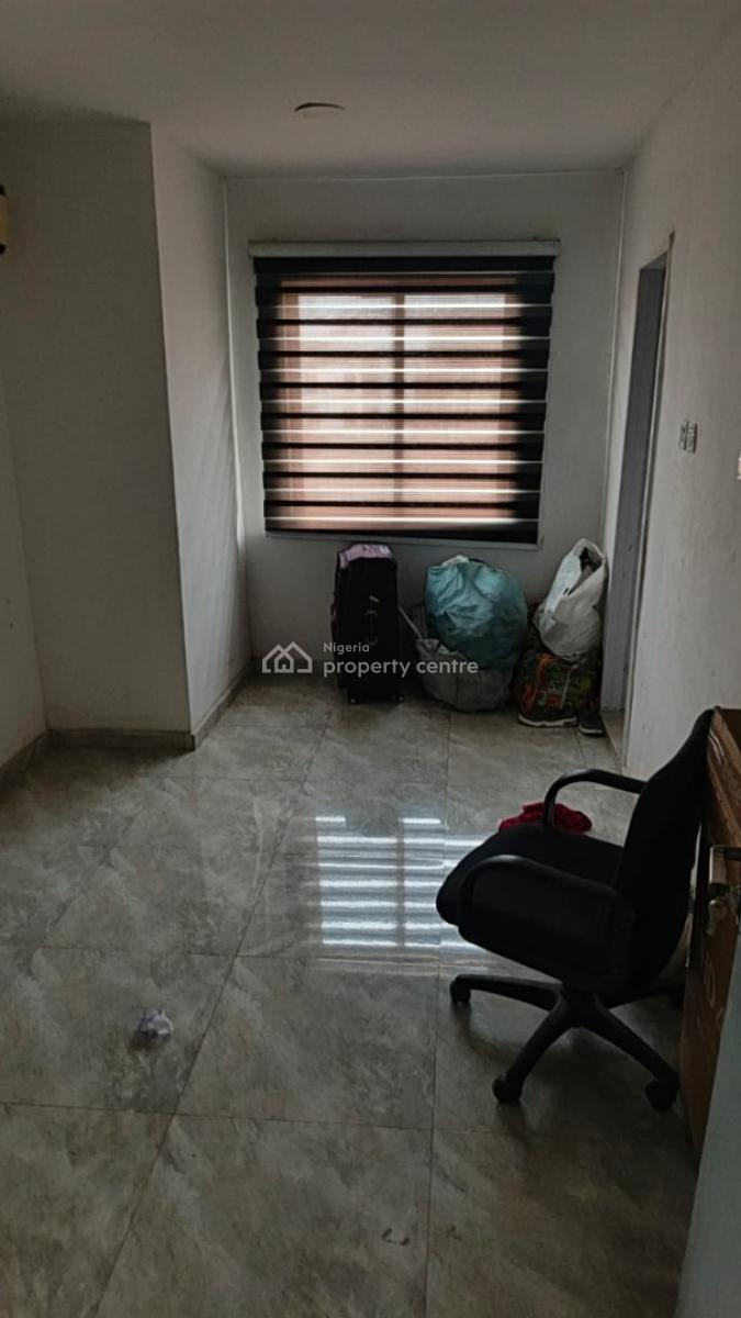 Self Parking 3 Bedroom Flat with 4 Toilet 3 Bathroom, Agidingbi, Ikeja, Lagos, Flat / Apartment for Rent