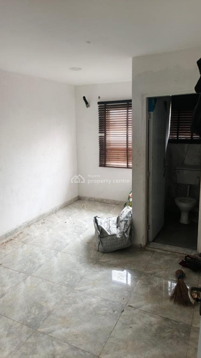 Self Parking 3 Bedroom Flat with 4 Toilet 3 Bathroom, Agidingbi, Ikeja, Lagos, Flat / Apartment for Rent