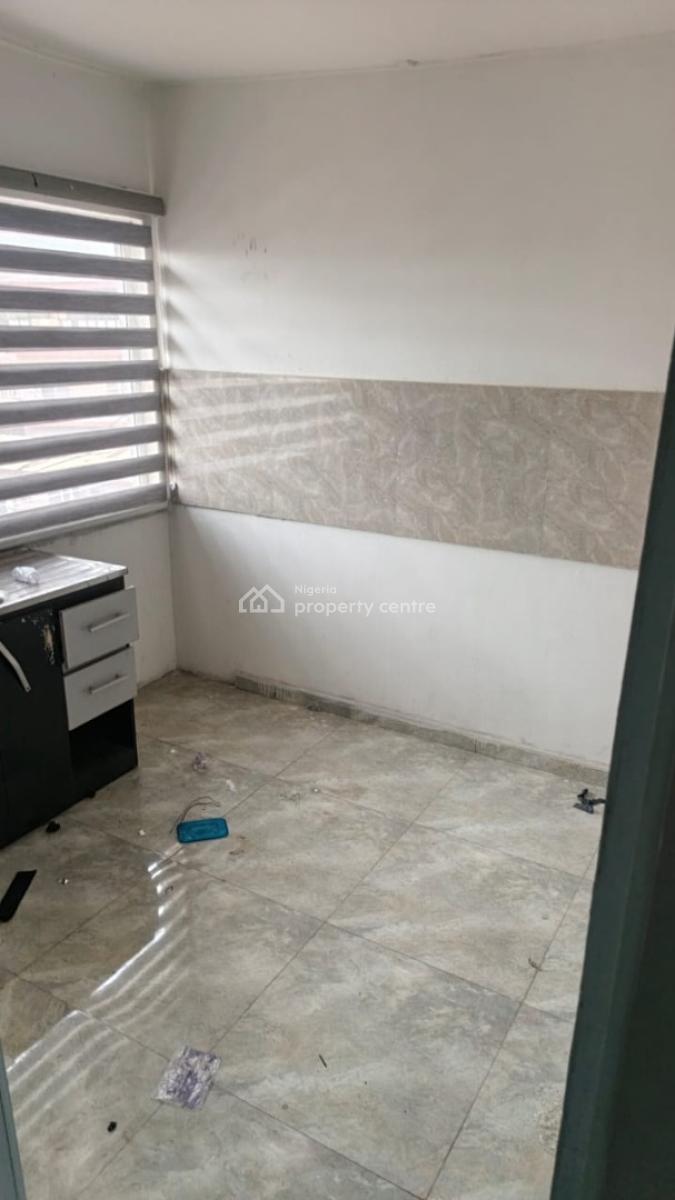Self Parking 3 Bedroom Flat with 4 Toilet 3 Bathroom, Agidingbi, Ikeja, Lagos, Flat / Apartment for Rent
