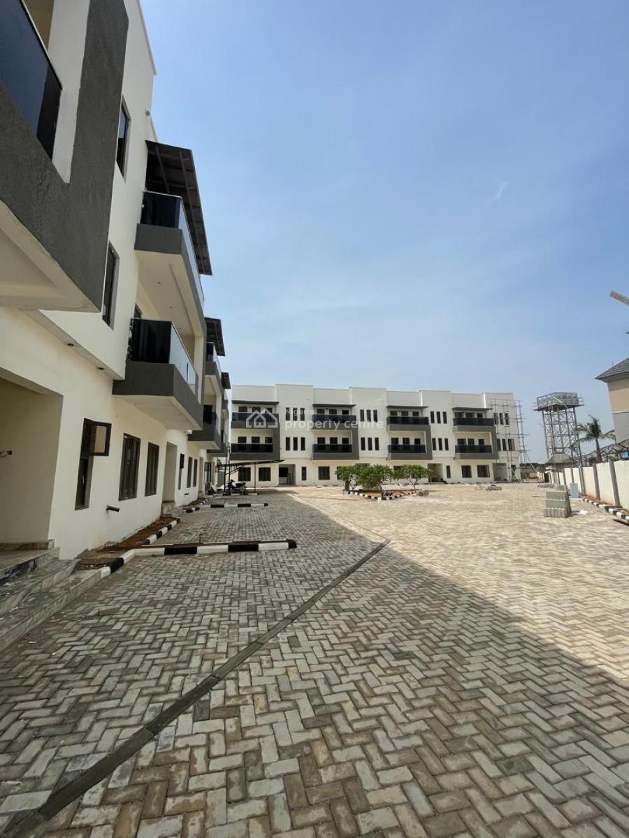 5-bedroom Terrace Duplex with B.q, Mabushi, Abuja, Flat / Apartment for Sale
