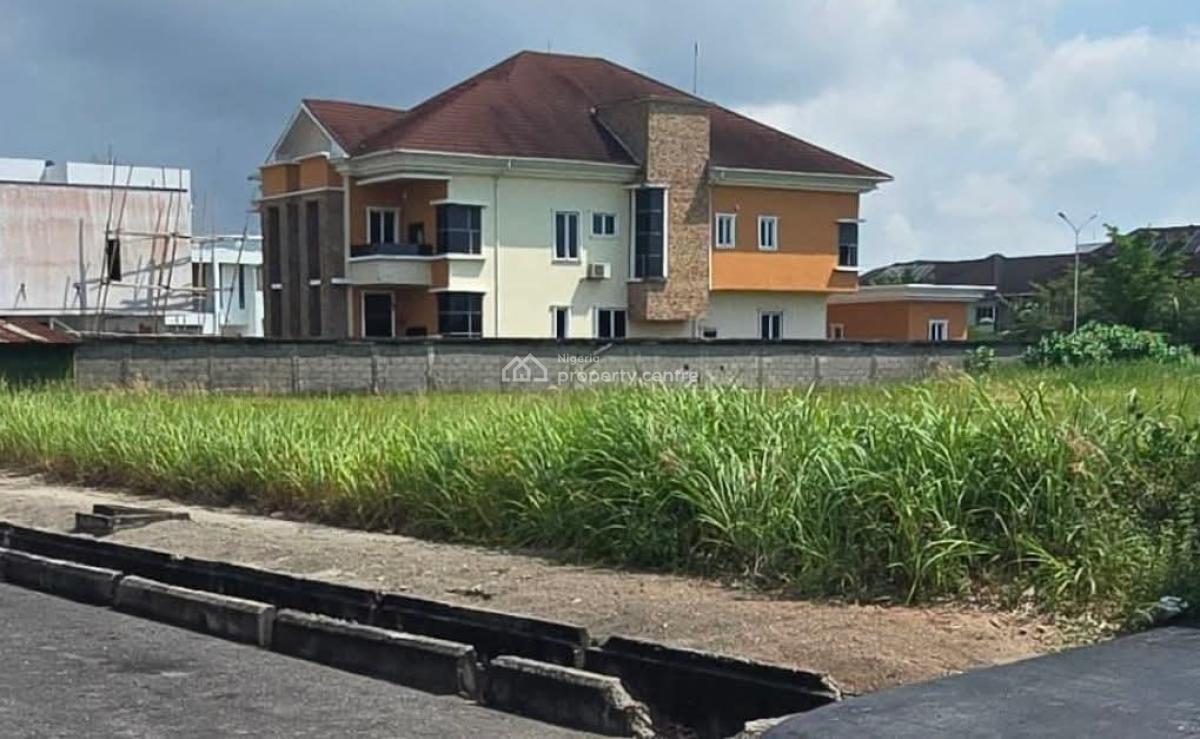 a Prime 500sqm Waterfront Land Strategically Located  Within a Prestigious Estate, Pinnock Beach Estate, Osapa, Lekki, Lagos, Land for Sale