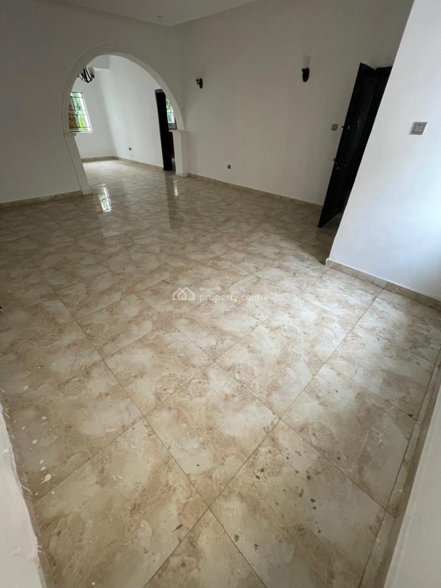 3 Bedroom Flat with Bq  17m Asking  Service Charge 2m Agency 10 L, Lekki Phase 1, Lekki, Lagos, Flat / Apartment for Rent