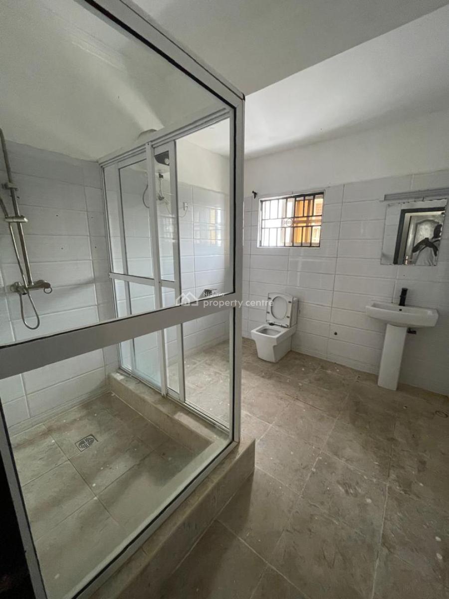3 Bedroom Flat with Bq  17m Asking  Service Charge 2m Agency 10 L, Lekki Phase 1, Lekki, Lagos, Flat / Apartment for Rent