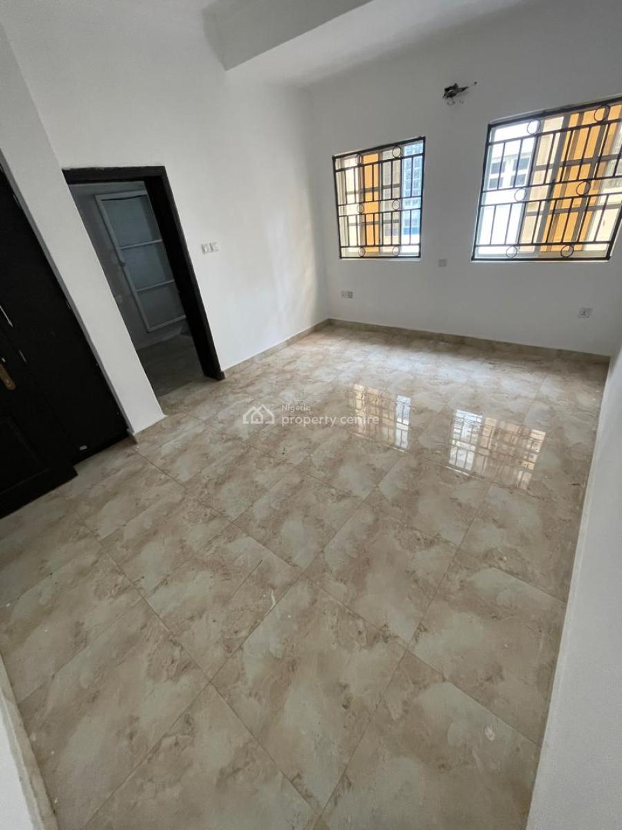 3 Bedroom Flat with Bq  17m Asking  Service Charge 2m Agency 10 L, Lekki Phase 1, Lekki, Lagos, Flat / Apartment for Rent