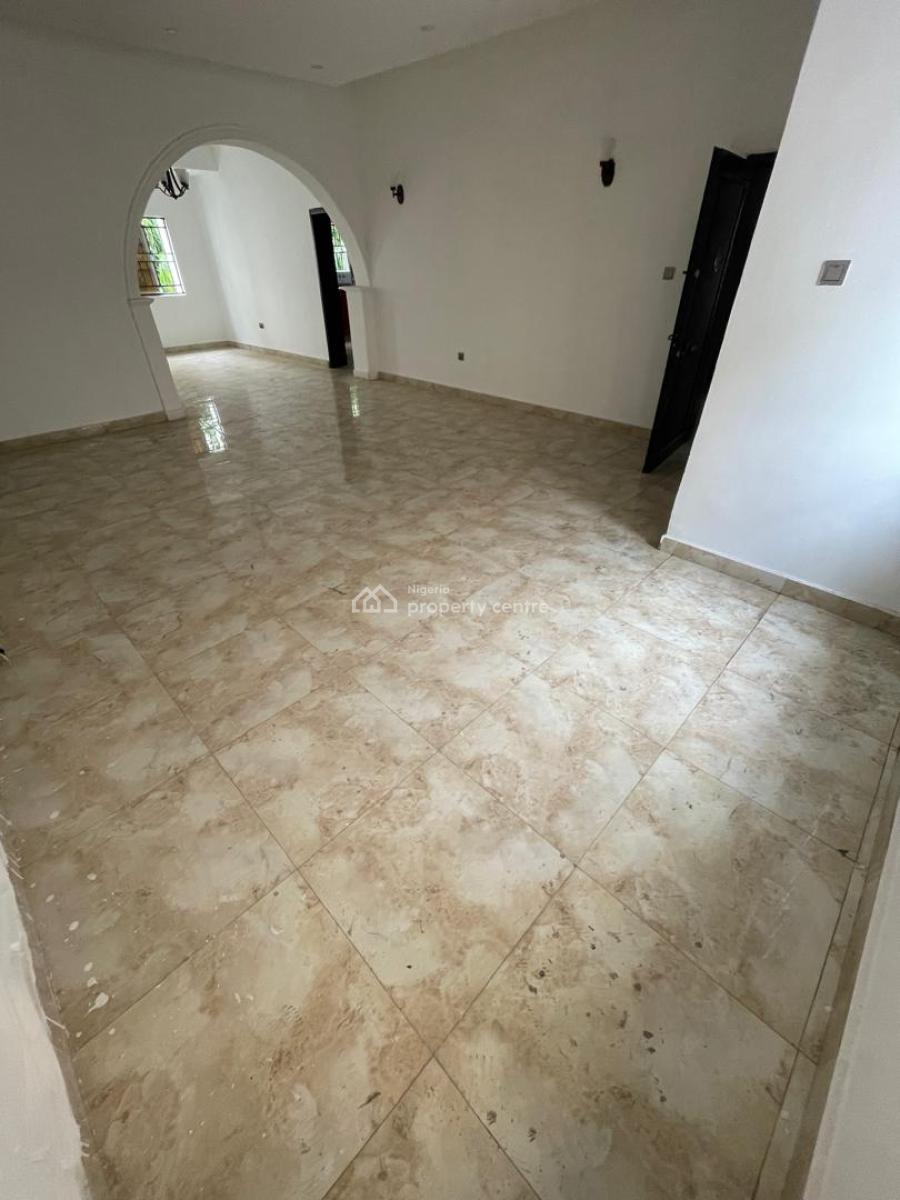 3 Bedroom Flat with Bq  17m Asking  Service Charge 2m Agency 10 L, Lekki Phase 1, Lekki, Lagos, Flat / Apartment for Rent