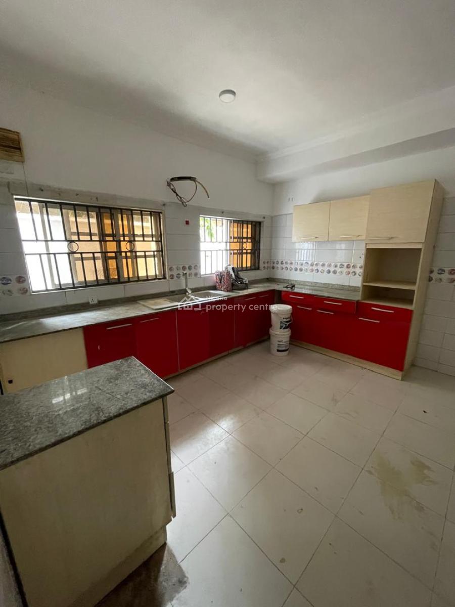 3 Bedroom Flat with Bq  17m Asking  Service Charge 2m Agency 10 L, Lekki Phase 1, Lekki, Lagos, Flat / Apartment for Rent