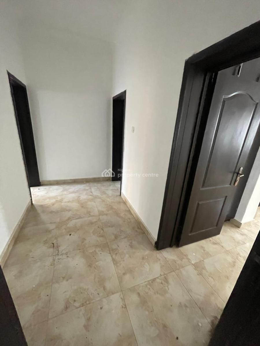 3 Bedroom Flat with Bq  17m Asking  Service Charge 2m Agency 10 L, Lekki Phase 1, Lekki, Lagos, Flat / Apartment for Rent