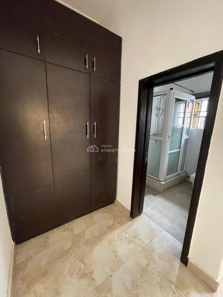 3 Bedroom Flat with Bq  17m Asking  Service Charge 2m Agency 10 L, Lekki Phase 1, Lekki, Lagos, Flat / Apartment for Rent