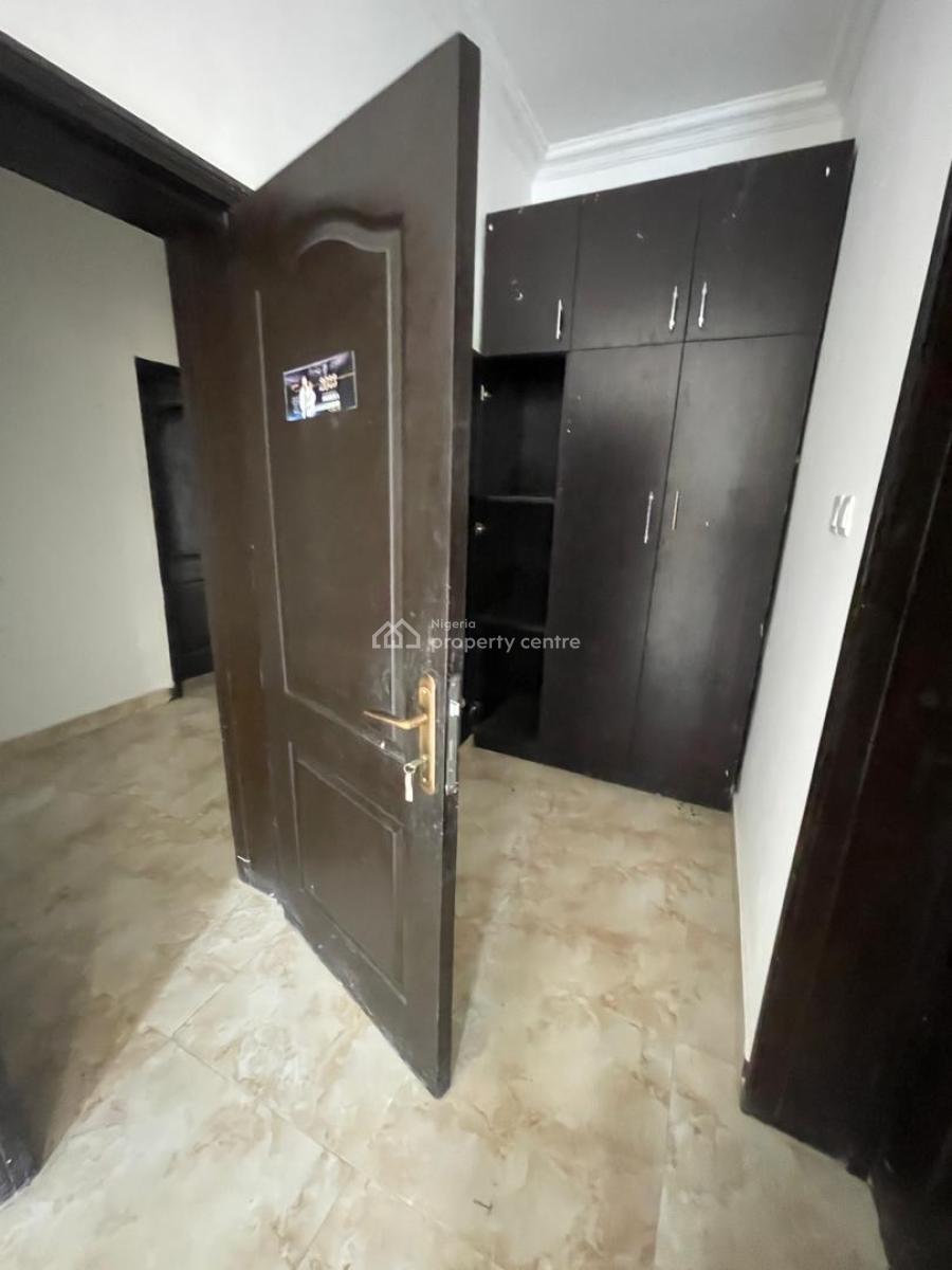 3 Bedroom Flat with Bq  17m Asking  Service Charge 2m Agency 10 L, Lekki Phase 1, Lekki, Lagos, Flat / Apartment for Rent