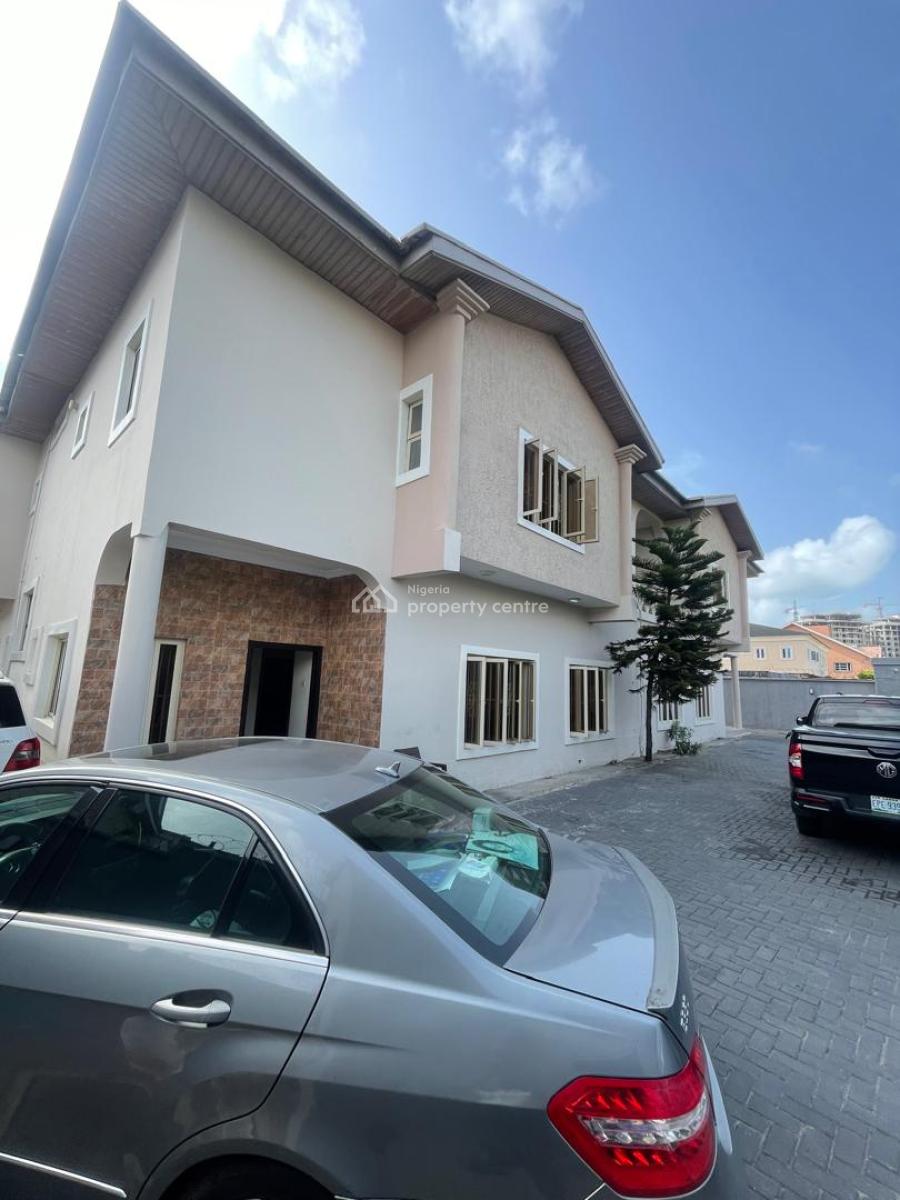 4 Bedroom Semi Detached with Bq  25m Asking  Service Charge 1.6m, Lekki Phase 1, Lekki, Lagos, Semi-detached Duplex for Rent