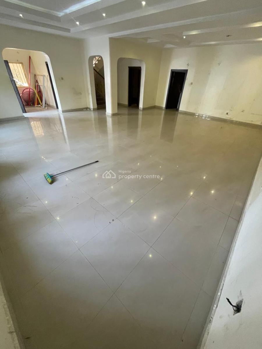 4 Bedroom Semi Detached with Bq  25m Asking  Service Charge 1.6m, Lekki Phase 1, Lekki, Lagos, Semi-detached Duplex for Rent