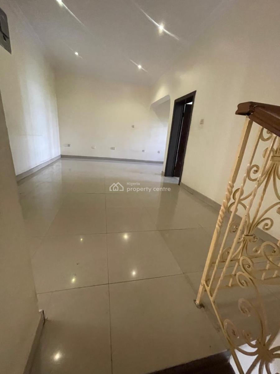 4 Bedroom Semi Detached with Bq  25m Asking  Service Charge 1.6m, Lekki Phase 1, Lekki, Lagos, Semi-detached Duplex for Rent