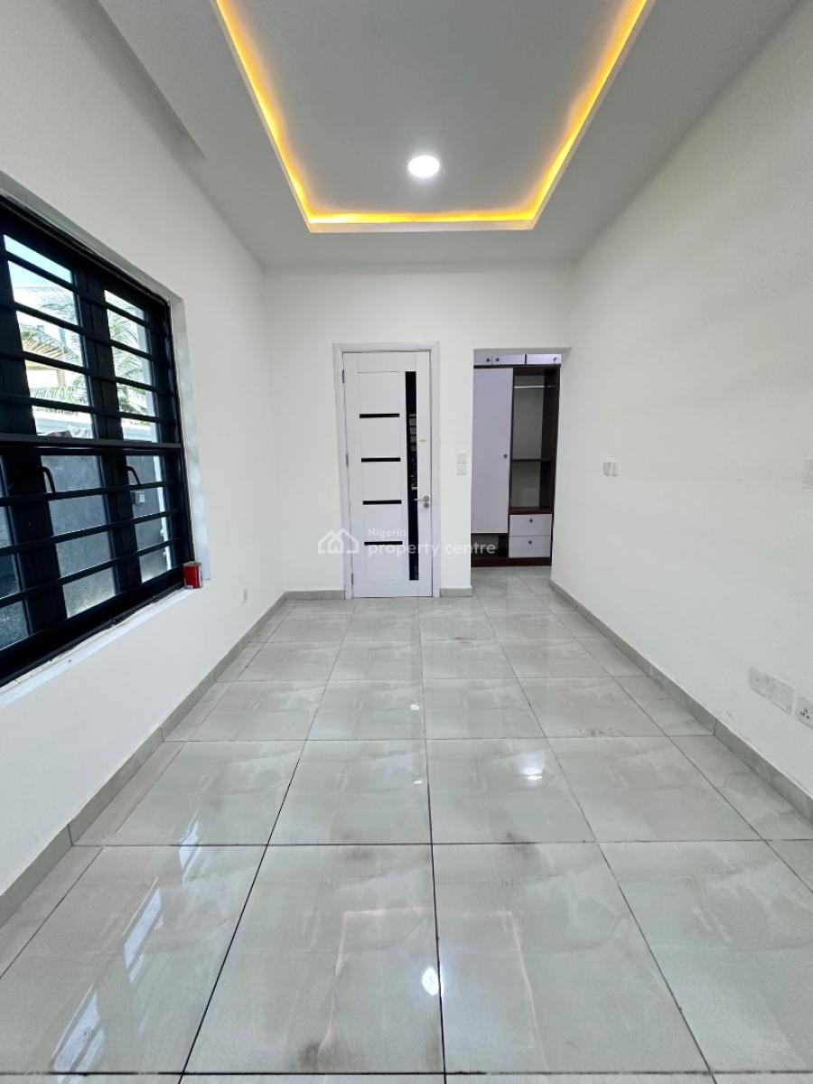 Fully Serviced 3 Bedroom Apartment, Lekki Phase 1, Lekki, Lagos, Flat / Apartment for Rent