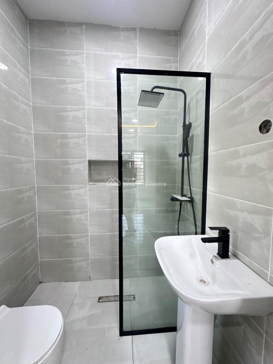 Fully Serviced 3 Bedroom Apartment, Lekki Phase 1, Lekki, Lagos, Flat / Apartment for Rent