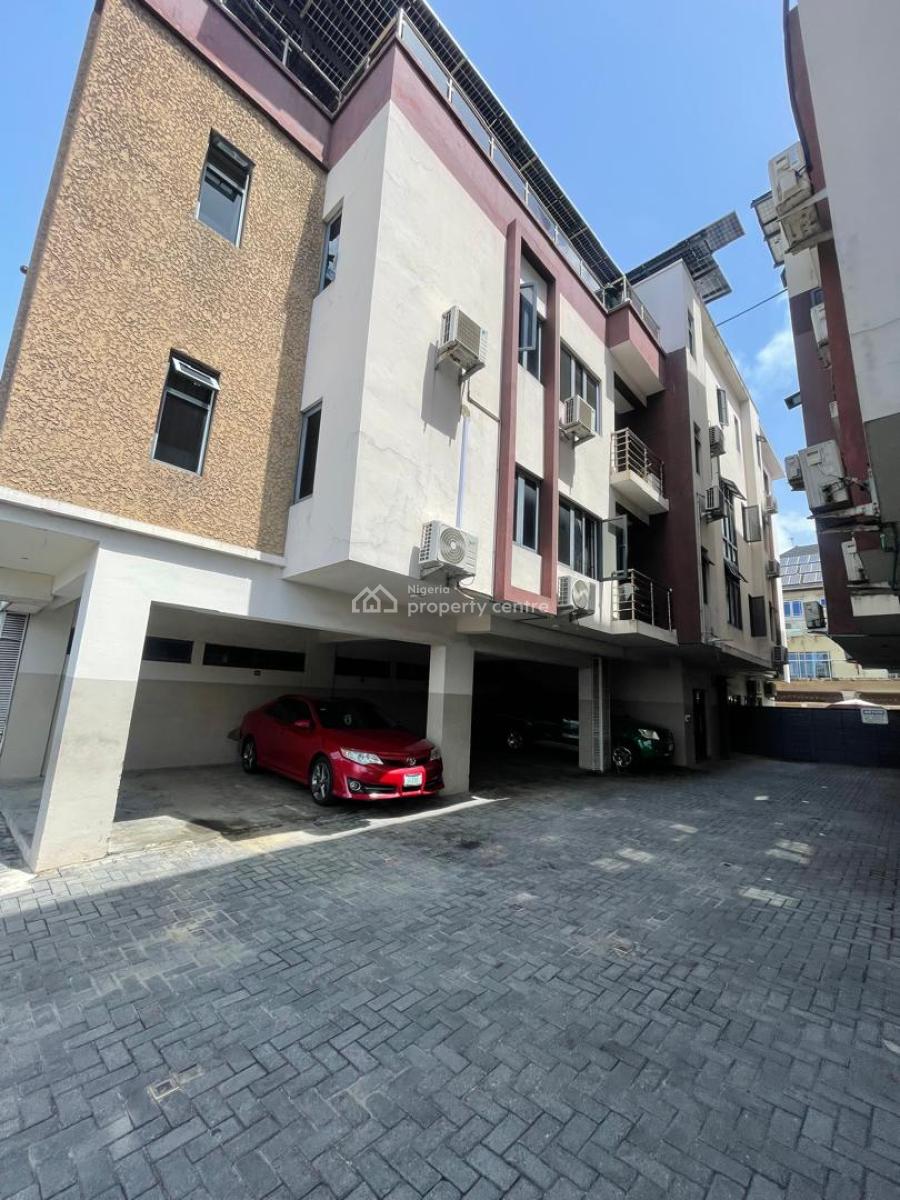 3 Bedroom Apartment with Bq  15m Service Charge 2.5m  Agency 10 L, Lekki Phase 1, Lekki, Lagos, Flat / Apartment for Rent