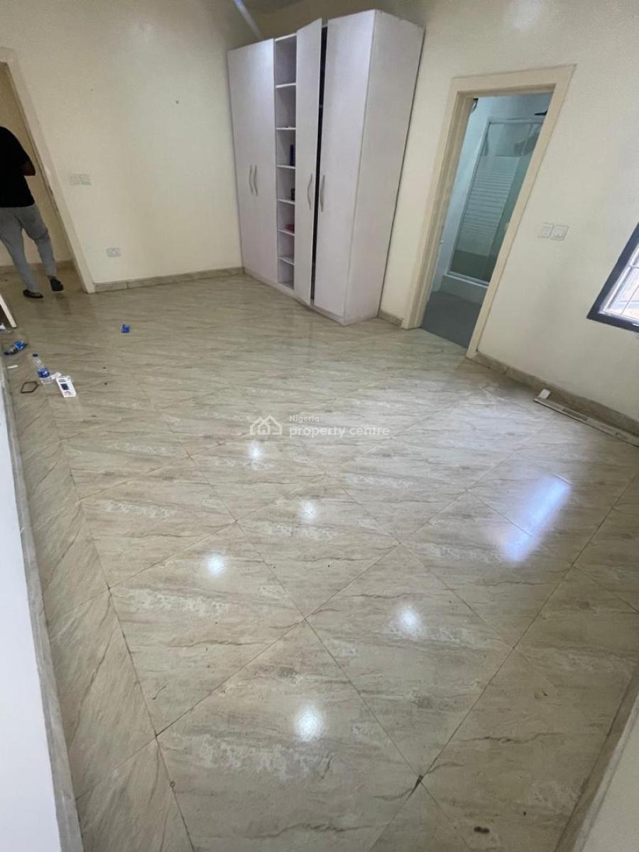 3 Bedroom Apartment with Bq  15m Service Charge 2.5m  Agency 10 L, Lekki Phase 1, Lekki, Lagos, Flat / Apartment for Rent