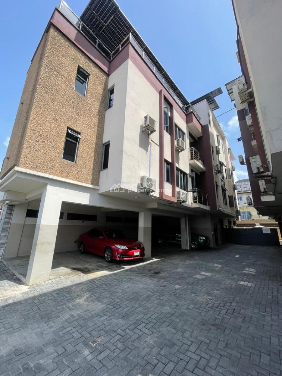 3 Bedroom Apartment with Bq  15m Service Charge 2.5m  Agency 10 L, Lekki Phase 1, Lekki, Lagos, Flat / Apartment for Rent