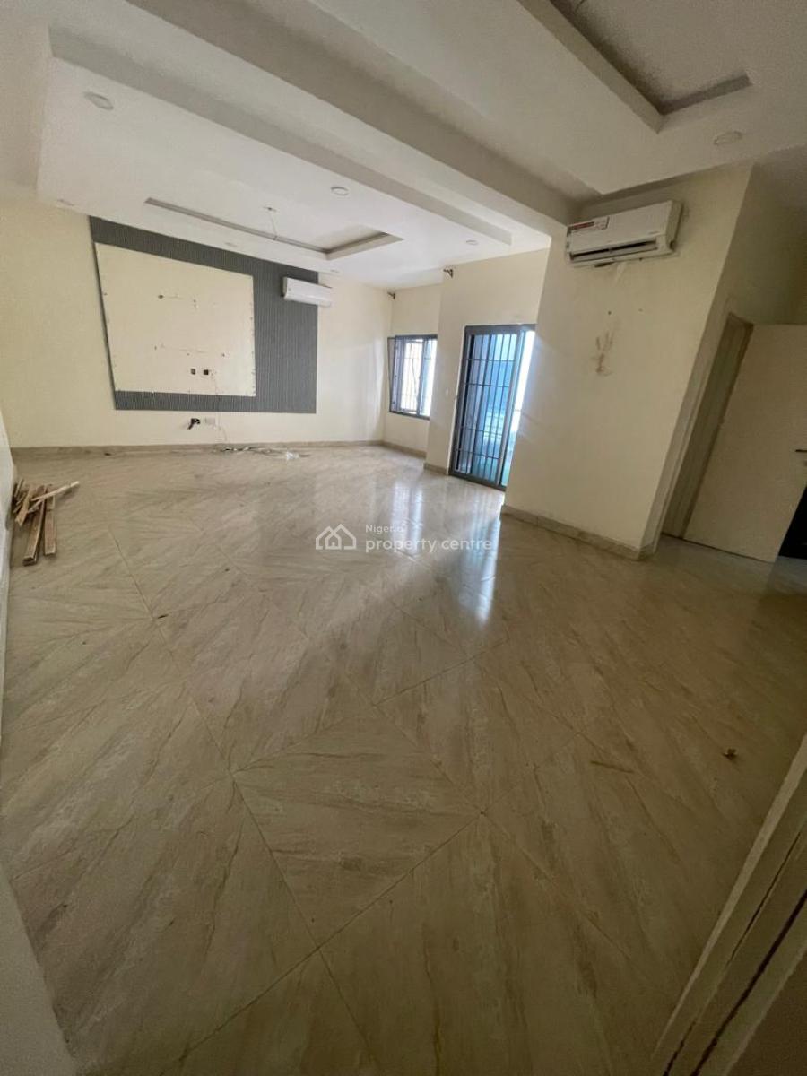 3 Bedroom Apartment with Bq  15m Service Charge 2.5m  Agency 10 L, Lekki Phase 1, Lekki, Lagos, Flat / Apartment for Rent