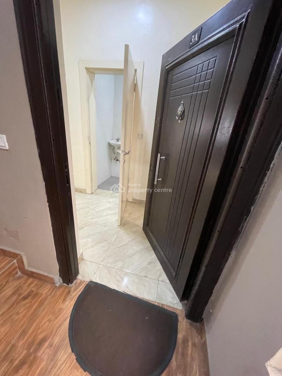 3 Bedroom Apartment with Bq  15m Service Charge 2.5m  Agency 10 L, Lekki Phase 1, Lekki, Lagos, Flat / Apartment for Rent