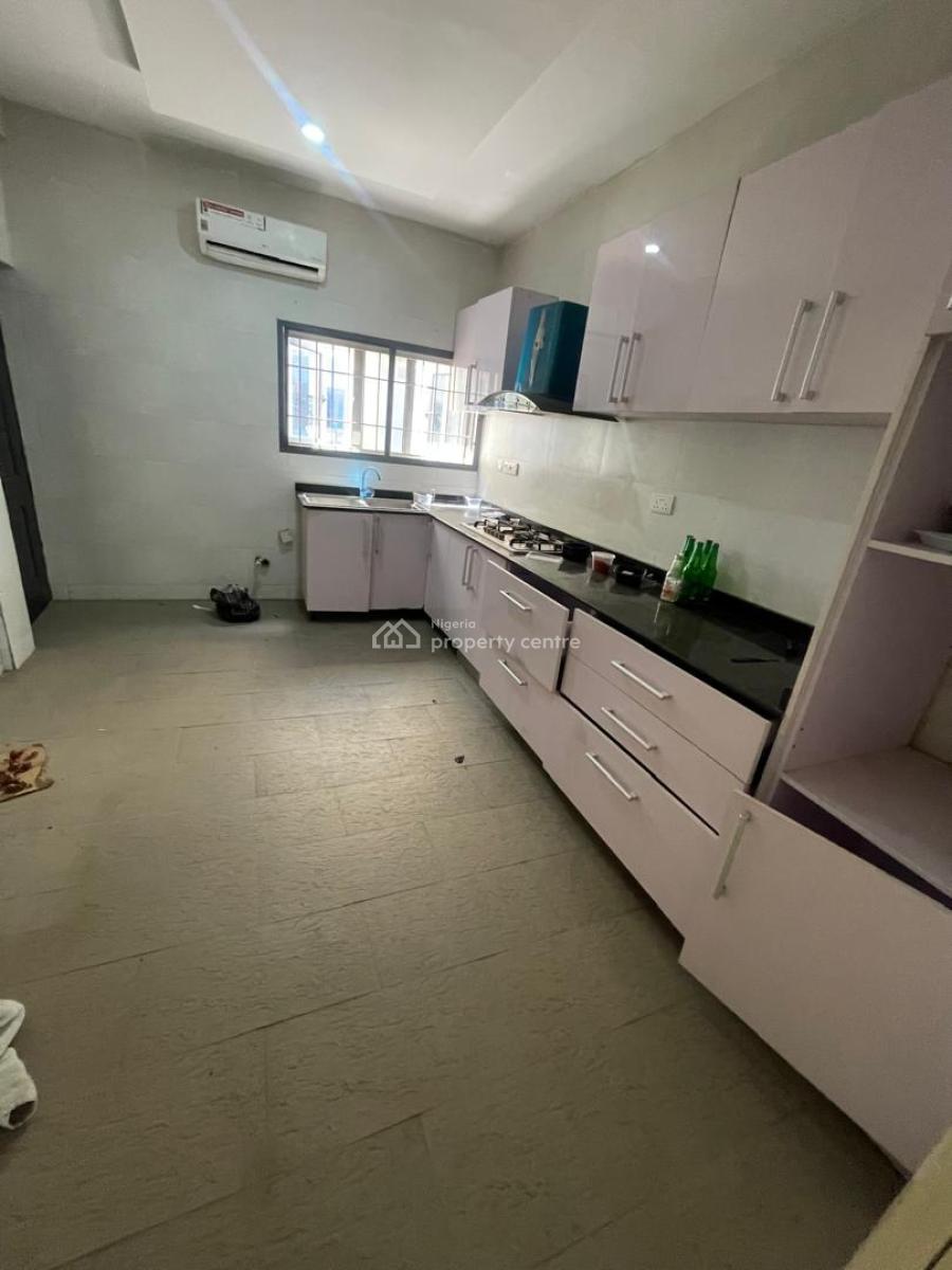 3 Bedroom Apartment with Bq  15m Service Charge 2.5m  Agency 10 L, Lekki Phase 1, Lekki, Lagos, Flat / Apartment for Rent