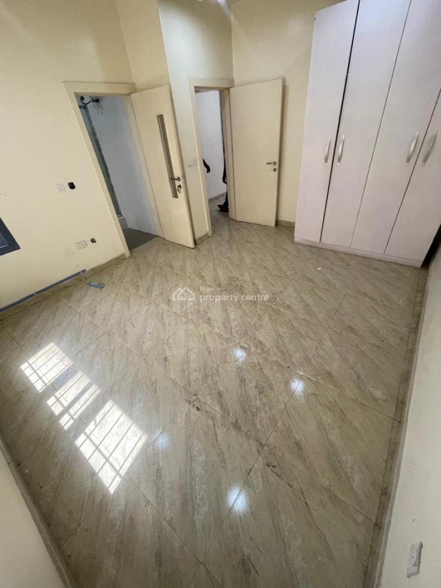 3 Bedroom Apartment with Bq  15m Service Charge 2.5m  Agency 10 L, Lekki Phase 1, Lekki, Lagos, Flat / Apartment for Rent